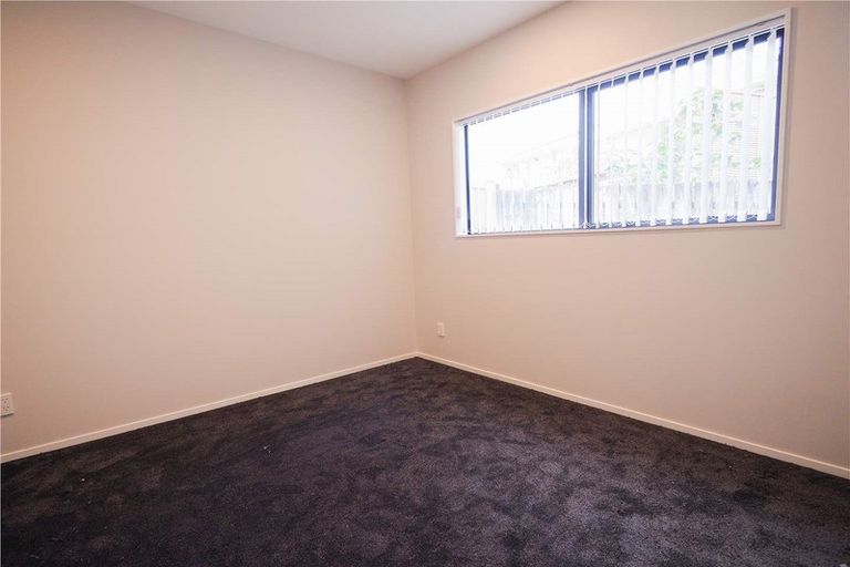 Photo of property in 24c Poinsettia Place, Henderson, Auckland, 0610
