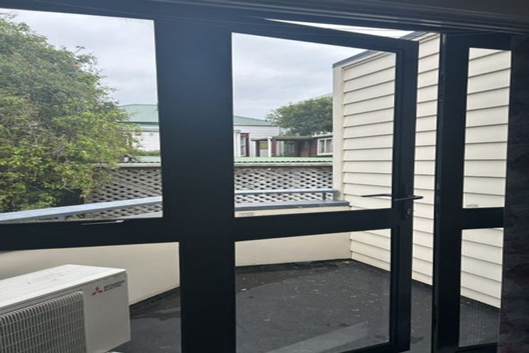 Photo of property in 29 Lawson Place, Mount Victoria, Wellington, 6011