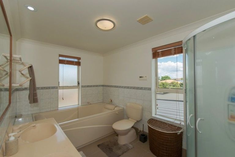 Photo of property in 17 Diomede Glade, Flagstaff, Hamilton, 3210