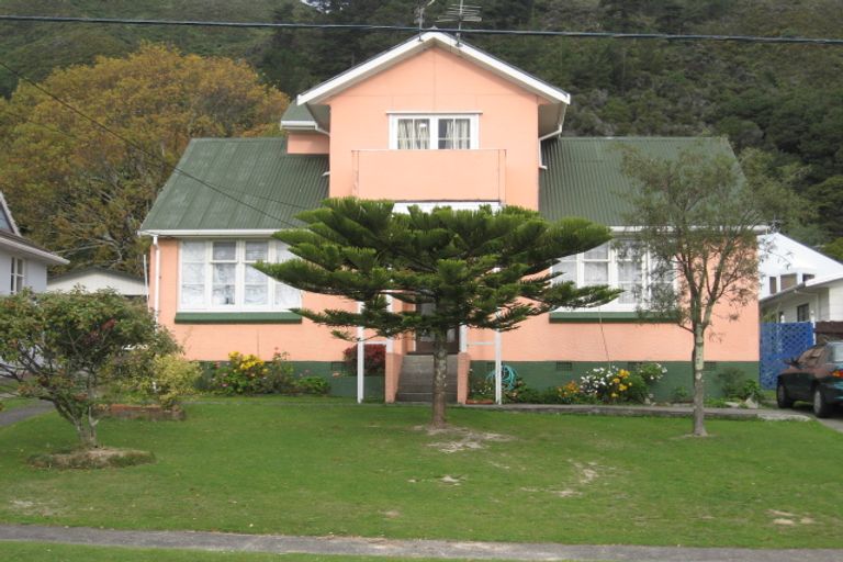 Photo of property in 49 Cleland Crescent, Naenae, Lower Hutt, 5011