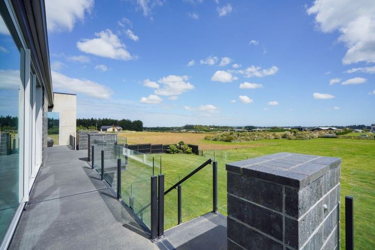 Photo of property in 89 Sunrise Drive, Seaward Bush, Invercargill, 9812