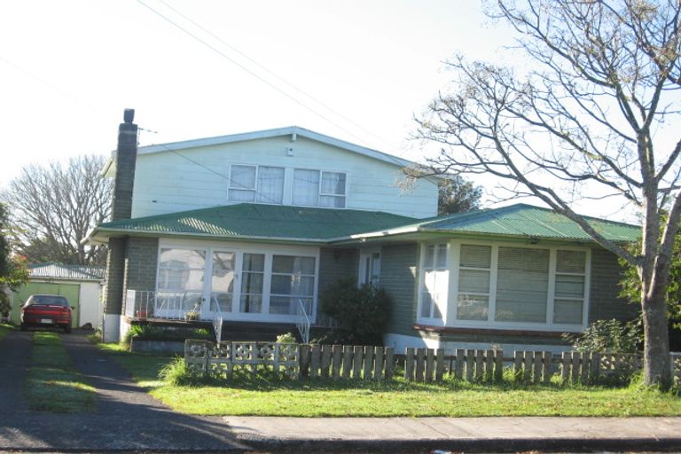 Photo of property in 9 Mckean Avenue, Manurewa, Auckland, 2102