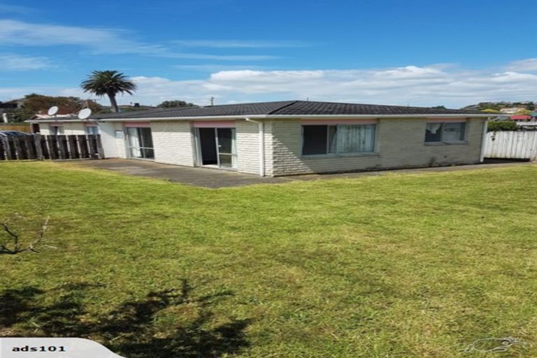 Photo of property in 30a Simons Street, Moturoa, New Plymouth, 4310