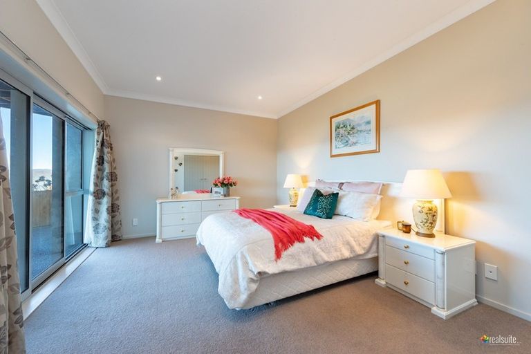 Photo of property in 34 Arahiwi Grove, Tirohanga, Lower Hutt, 5010