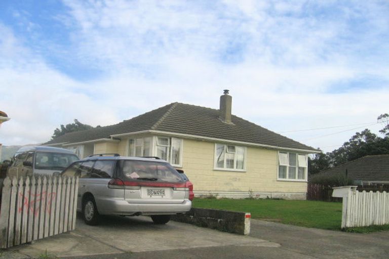 Photo of property in 14 Stevens Crescent, Ranui, Porirua, 5024