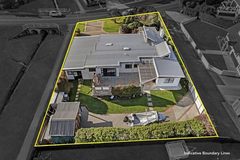 Photo of property in 49 Kurnell Drive, Botany Downs, Auckland, 2010