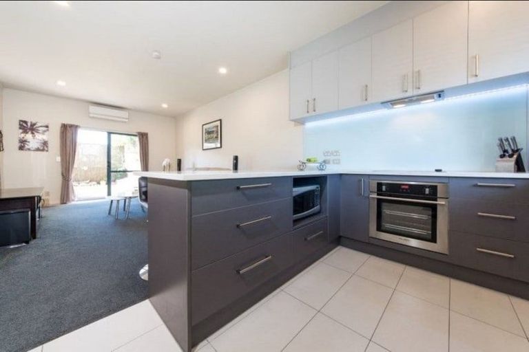 Photo of property in 5 Albizia Avenue, Henderson, Auckland, 0612