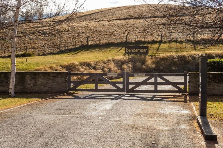 Photo of property in 5 Bendemeer Lane, Lake Hayes, Queenstown, 9371