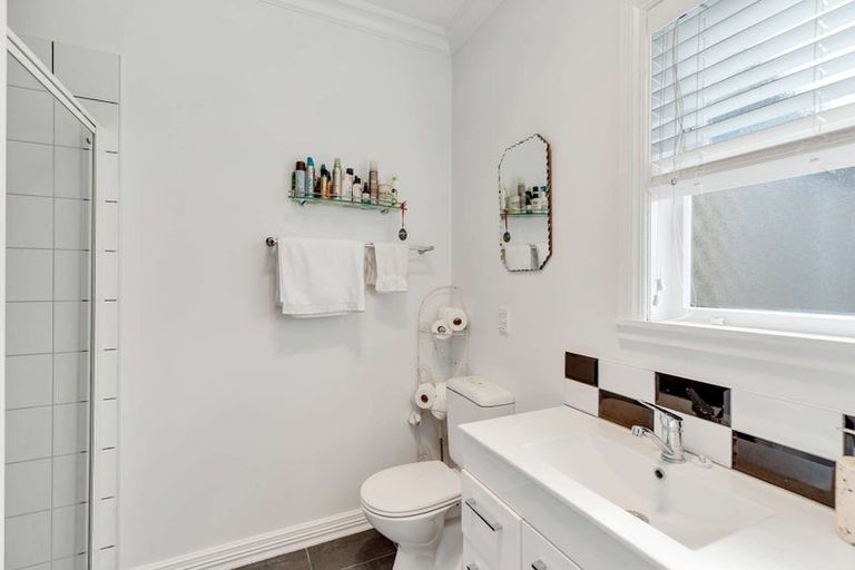 Photo of property in 99 Heretaunga Street, Palmerston North, 4414