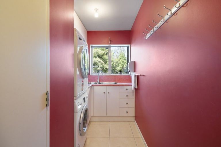 Photo of property in 98 Polson Hill Drive, Aokautere, Palmerston North, 4471