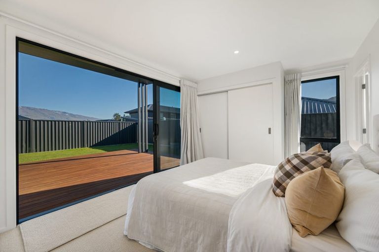 Photo of property in 7 Travertine Street, Cromwell, 9310