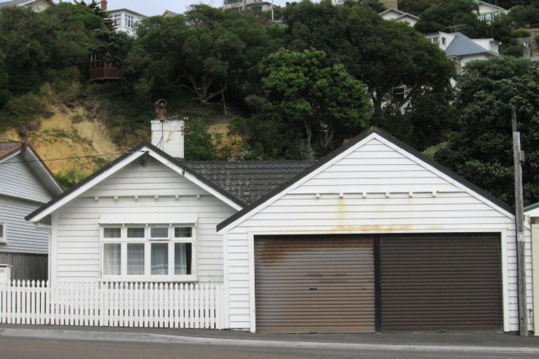 Photo of property in 188 Derwent Street, Island Bay, Wellington, 6023