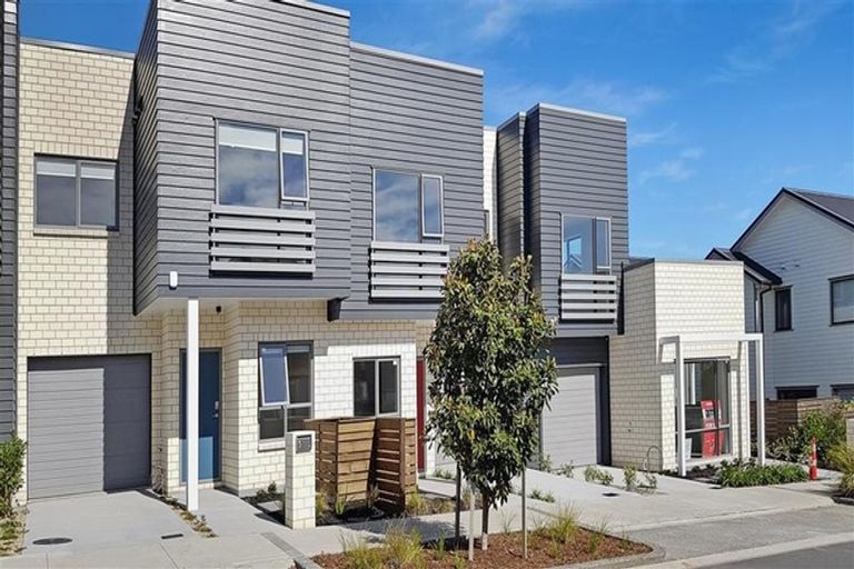 Photo of property in 5 Tuatua Road, Hobsonville, Auckland, 0616