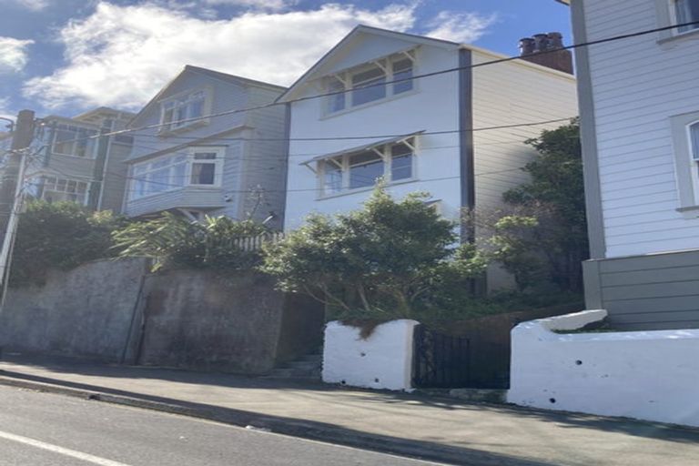 Photo of property in 20 Macdonald Crescent, Te Aro, Wellington, 6011