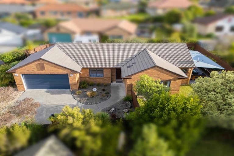 Photo of property in 15 Graven Court, Henderson, Auckland, 0612