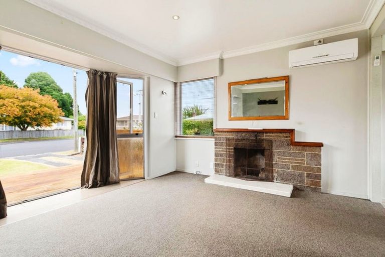 Photo of property in 3 Mountbatten Place, Papakura, 2110