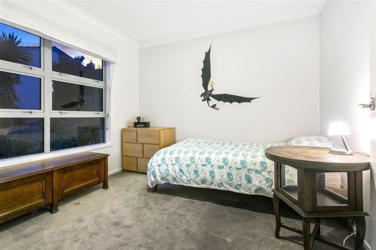 Photo of property in 9a Heathcote Road, Castor Bay, Auckland, 0620