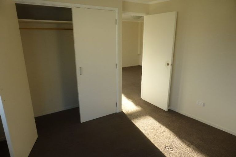 Photo of property in 1/36 Exmouth Road, Northcote, Auckland, 0627