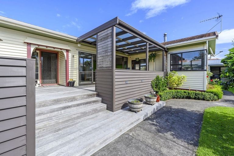 Photo of property in 76 Brooklands Road, Brooklands, New Plymouth, 4310
