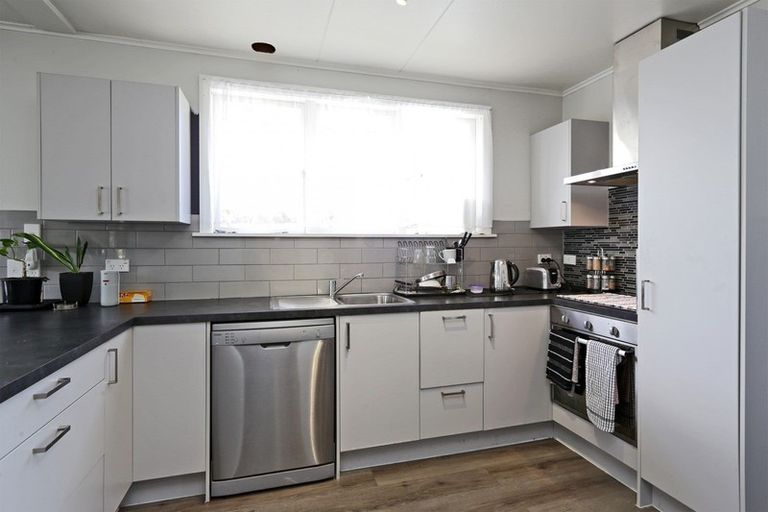 Photo of property in 561 Lowe Street, Camberley, Hastings, 4120