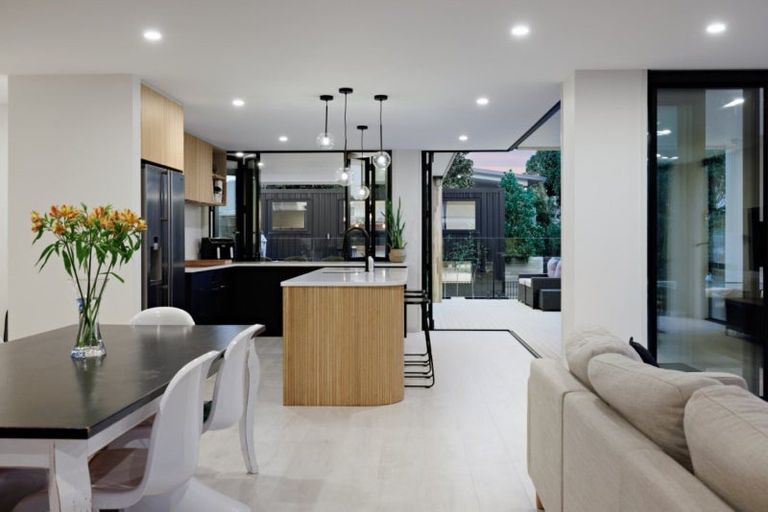 Photo of property in 18 Motiti Road, Papamoa Beach, Papamoa, 3118