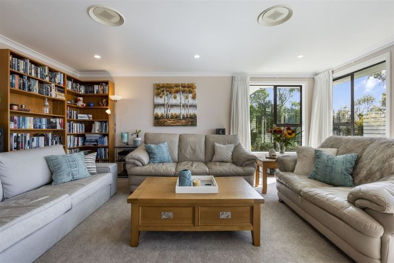 Photo of property in 100a Mellons Bay Road, Mellons Bay, Auckland, 2014