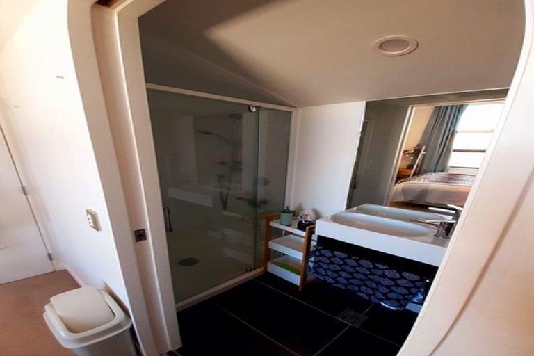 Photo of property in 15/8 Thatcher Crescent, Crofton Downs, Wellington, 6035