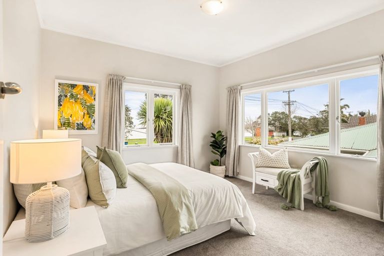 Photo of property in 56 Beach Haven Road, Beach Haven, Auckland, 0626