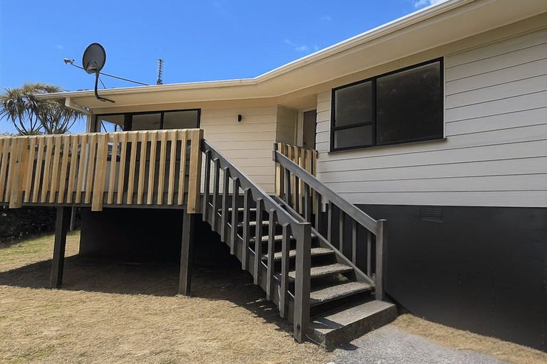 Photo of property in 44 Onedin Place, Titirangi, Auckland, 0604