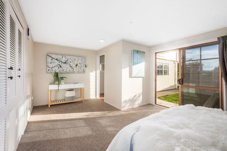 Photo of property in 17 Leeward Drive, Whitby, Porirua, 5024