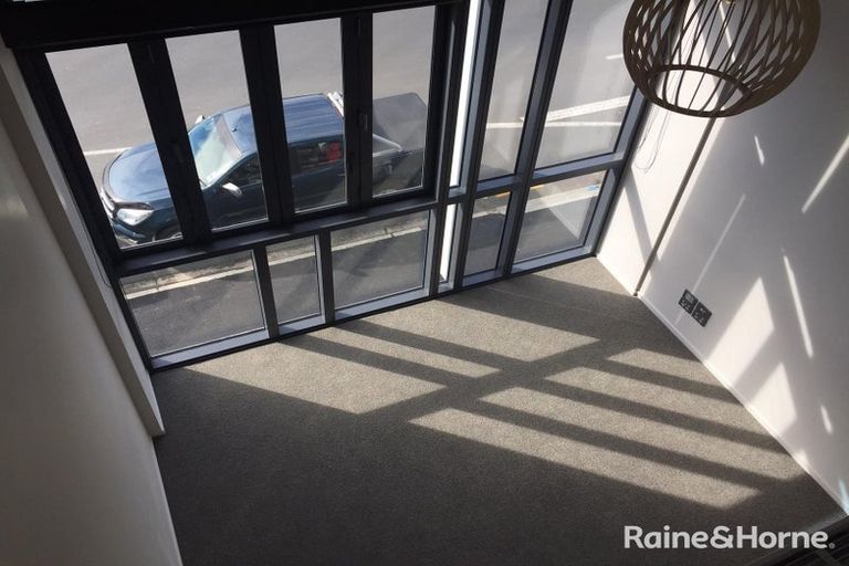 Photo of property in 2/436 Maunganui Road, Mount Maunganui, 3116