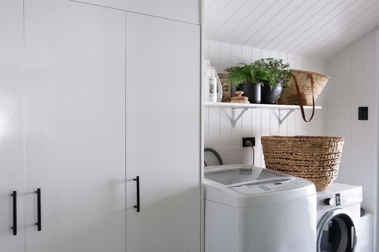 Photo of property in 122 Seddon Street, Naenae, Lower Hutt, 5011