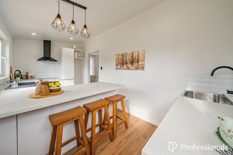 Photo of property in 53 York Street, Moera, Lower Hutt, 5010