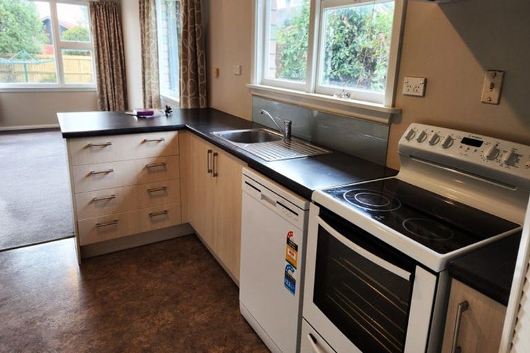 Photo of property in 5 Prestons Road, Redwood, Christchurch, 8051