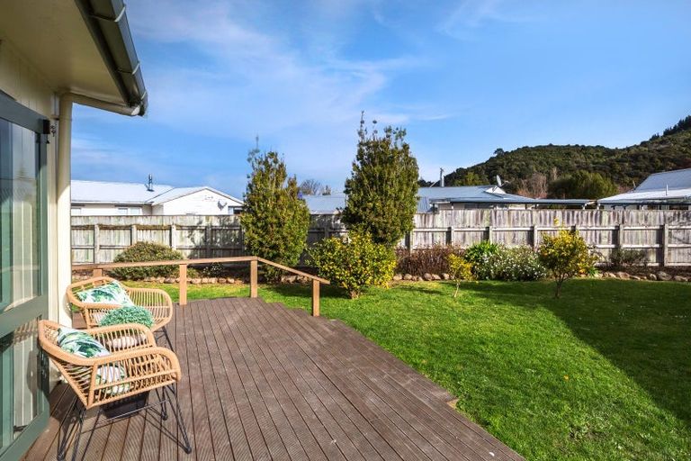Photo of property in 3 Kowhai Grove, Featherston, 5710