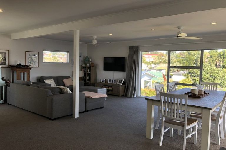 Photo of property in 2/11 Ripon Crescent, Meadowbank, Auckland, 1072