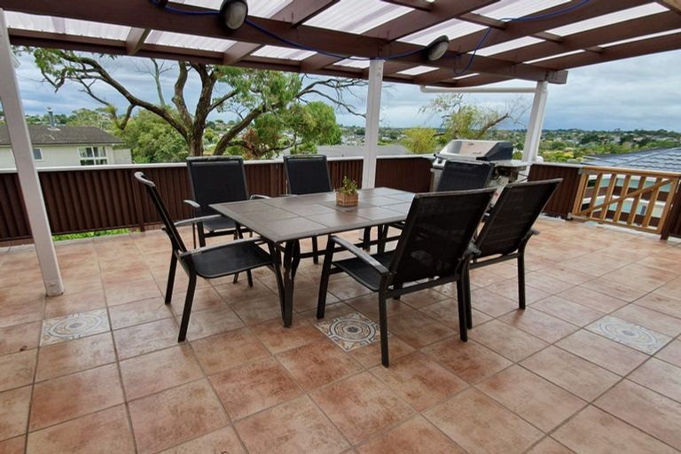 Photo of property in 36 Jade Avenue, Pakuranga Heights, Auckland, 2010
