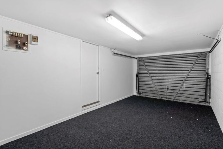 Photo of property in 2/4 Roys Road, Weymouth, Auckland, 2103