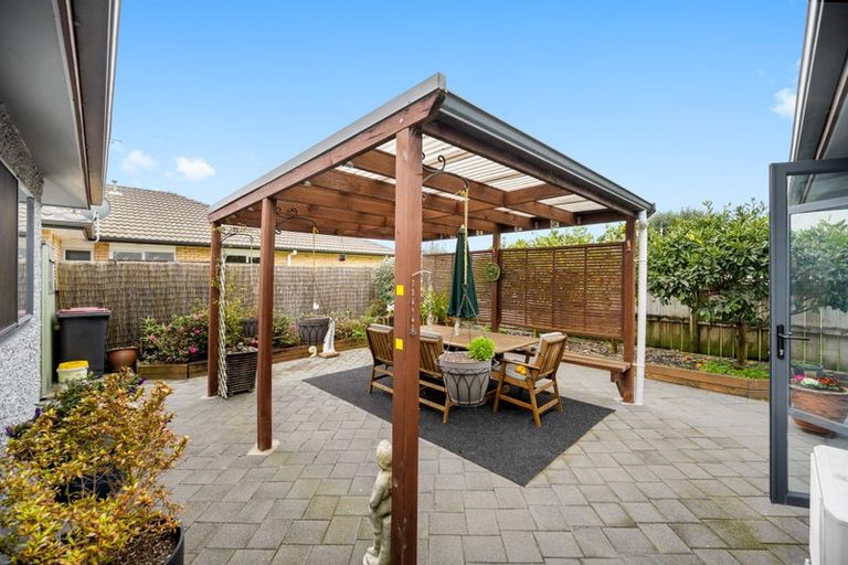 Photo of property in 16 Cate Road, Rototuna, Hamilton, 3210