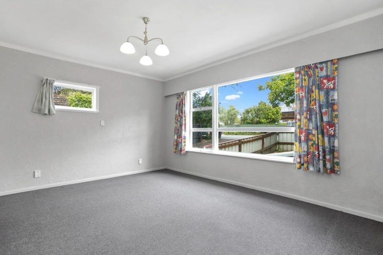 Photo of property in 1/3177 Great North Road, New Lynn, Auckland, 0600