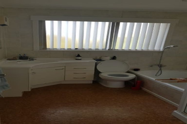 Photo of property in 27 Stillwater Crescent, Stillwater, Silverdale, 0993