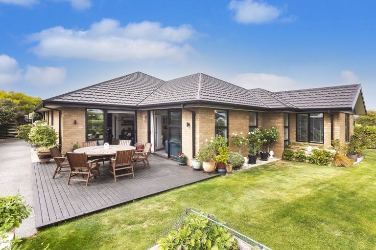 Photo of property in 39 Te Whenu Crescent, Marshland, Christchurch, 8083