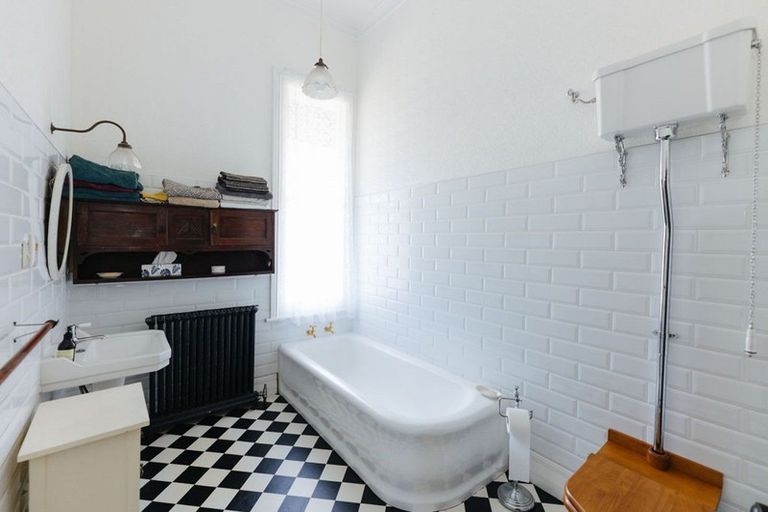 Photo of property in 19 Wharfe Street, South Hill, Oamaru, 9400