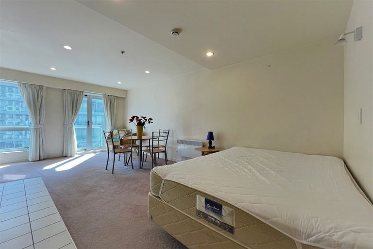 Photo of property in Terrace Heights Apartments, 4f/163 The Terrace, Wellington Central, Wellington, 6011