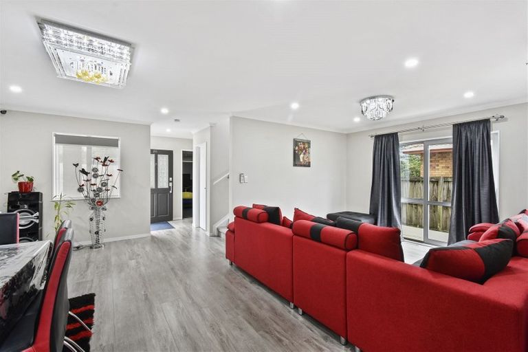 Photo of property in 45b Russell Road, Manurewa, Auckland, 2102