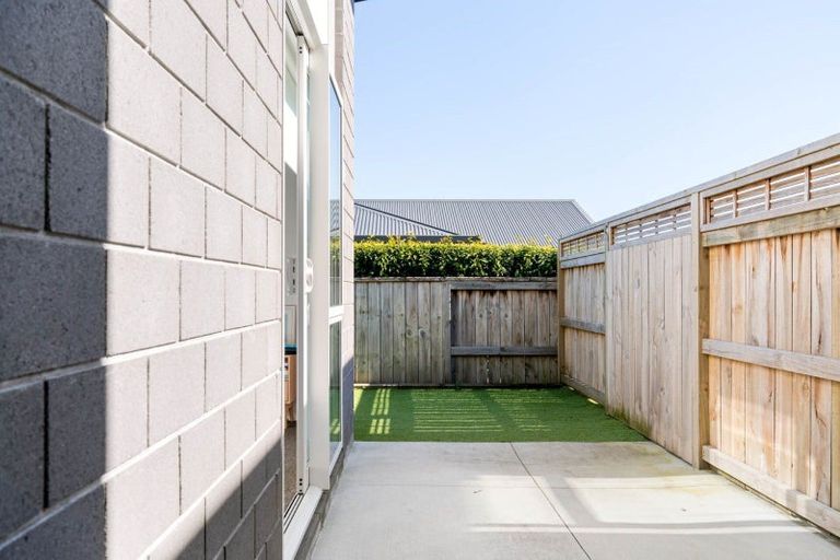 Photo of property in 18b Komata Crescent, Papamoa Beach, Papamoa, 3118