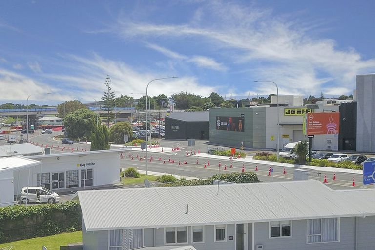 Photo of property in 16 Girven Road, Mount Maunganui, 3116