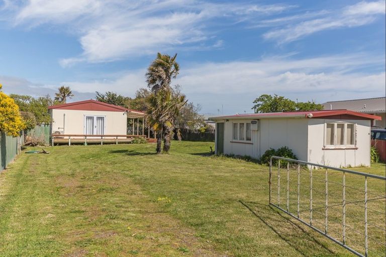 Photo of property in 61 Koputara Road, Himatangi Beach, Foxton, 4891