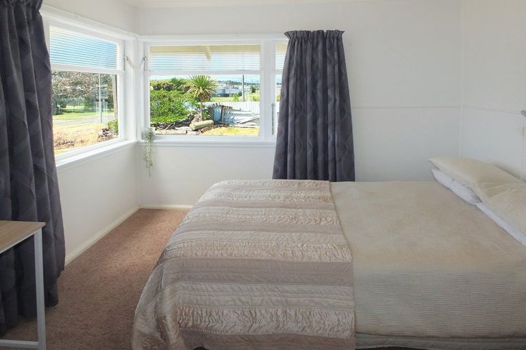 Photo of property in 38 Pratt Avenue, Foxton Beach, Foxton, 4815