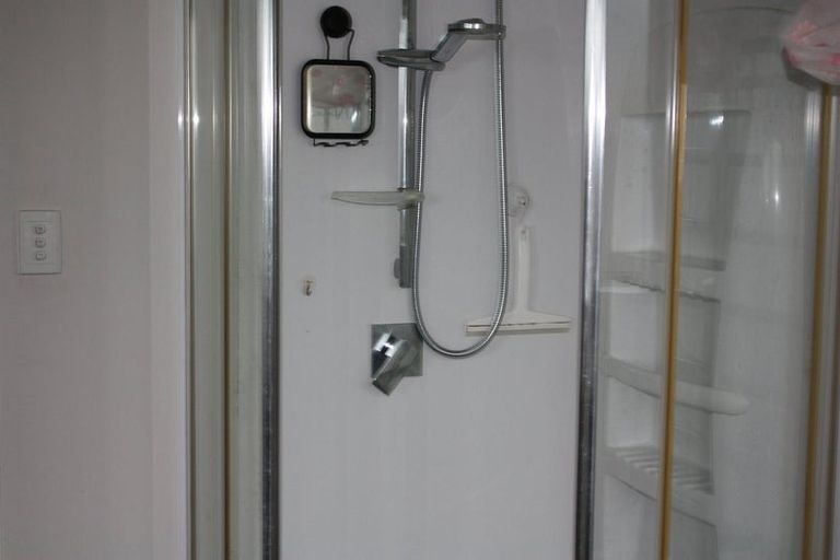 Photo of property in 2 Amadeus Place, Northpark, Auckland, 2013